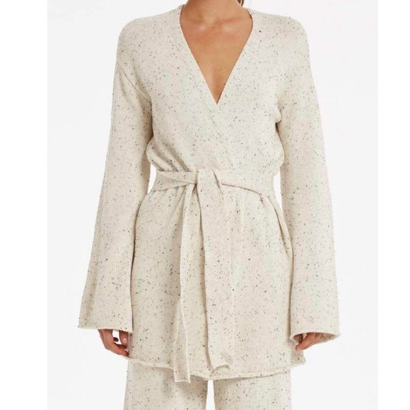 Zulu & Zephyr midnight knit wrap - Picture 2 of 4